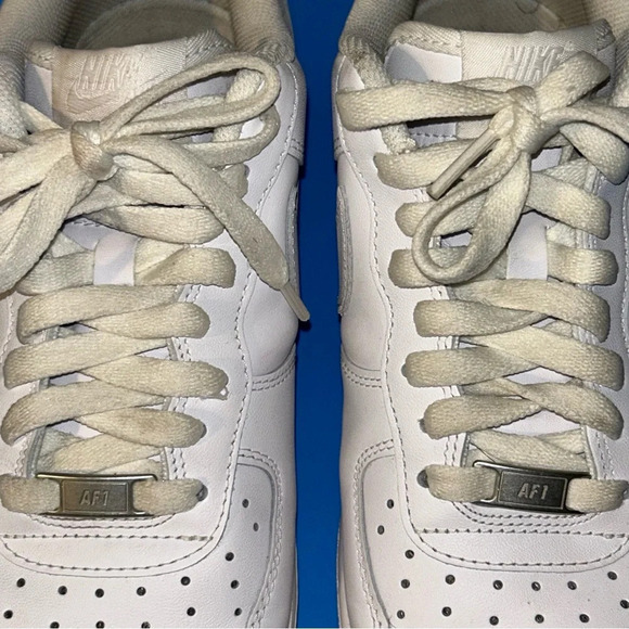 Nike Air Force 1 Triple White CW2288-111 Casual Sneakers Mens Size US 9.5 - Picture 10 of 11